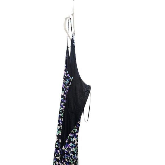 Women's Express Fit & Floral Dress - Picture 5 of 6